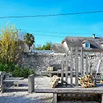 Feriehus Dreams Of Alaric Maison De Charme Avec Piscine Aux Pieds Des Pyrenees Ideal Base Cyclists Exploring Legendary Climbs