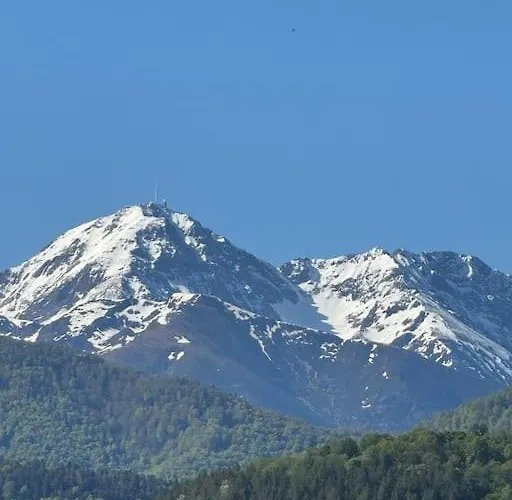 Hébergement de vacances Dreams Of Alaric Maison De Charme Avec Piscine Aux Pieds Des Pyrenees Ideal Base Cyclists Exploring Legendary Climbs *